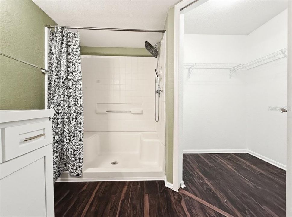 Active With Contract: $169,900 (2 beds, 2 baths, 874 Square Feet)