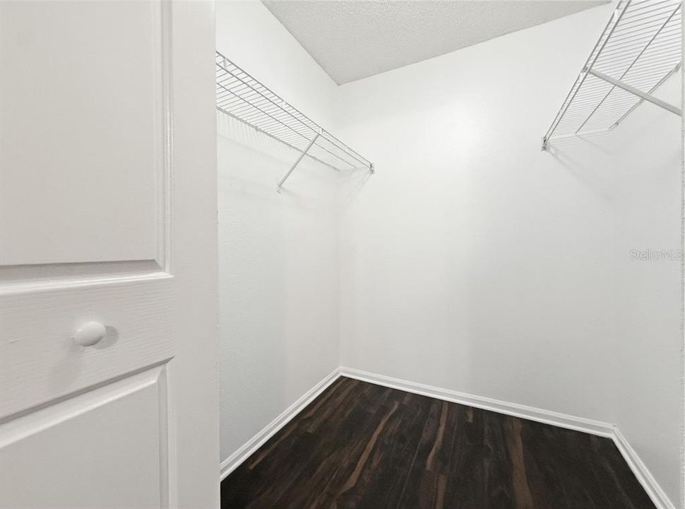 Active With Contract: $169,900 (2 beds, 2 baths, 874 Square Feet)