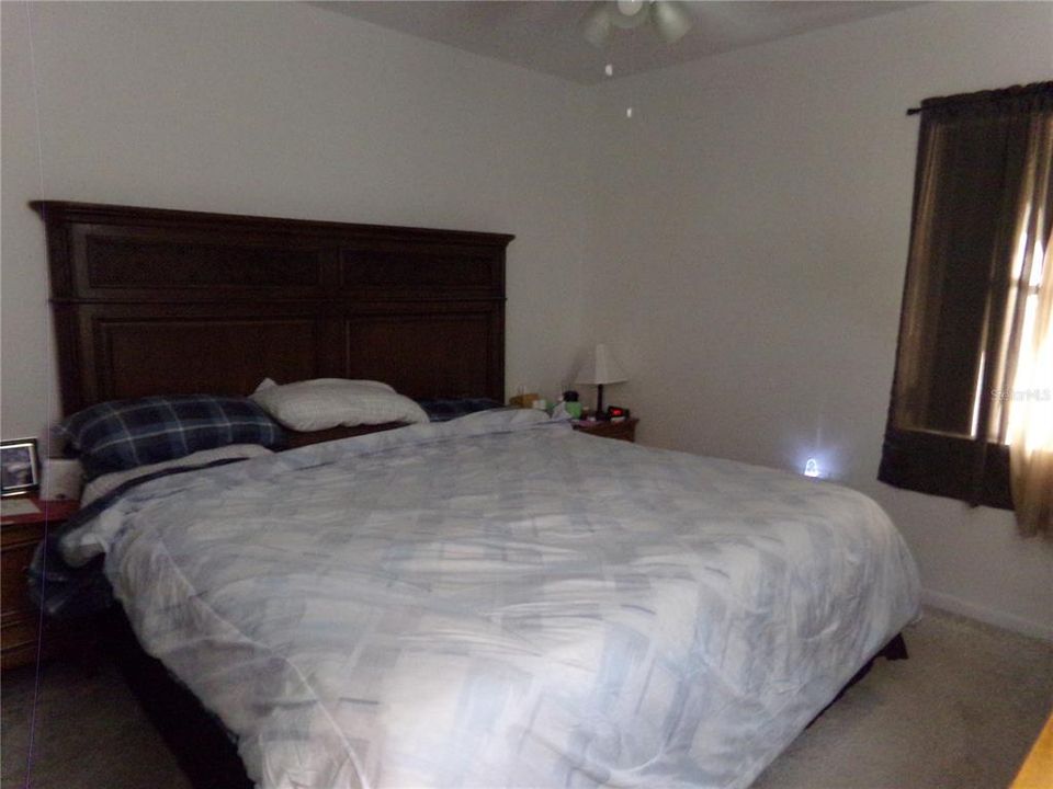 For Sale: $177,400 (2 beds, 2 baths, 897 Square Feet)