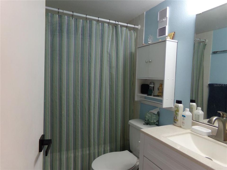 For Sale: $177,400 (2 beds, 2 baths, 897 Square Feet)