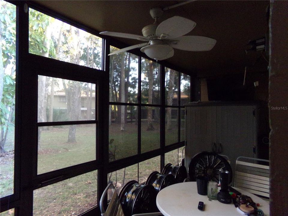 For Sale: $177,400 (2 beds, 2 baths, 897 Square Feet)
