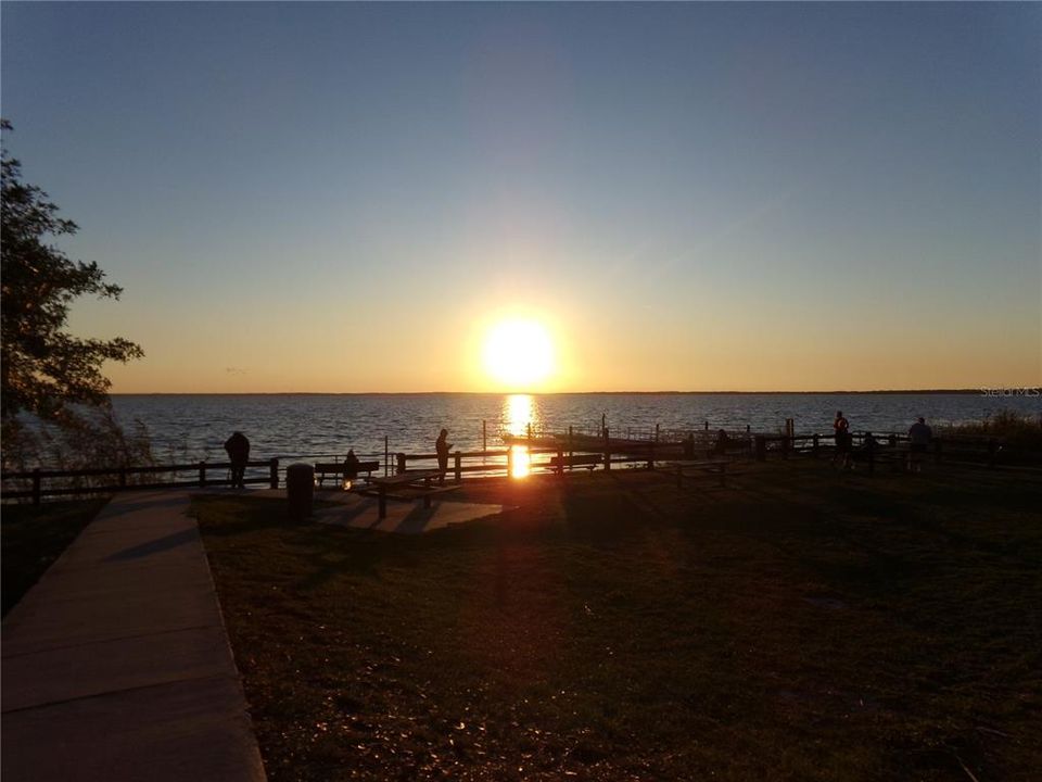 For Sale: $177,400 (2 beds, 2 baths, 897 Square Feet)