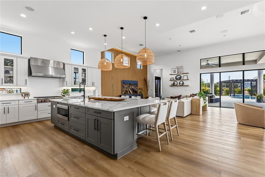 Active With Contract: $3,299,000 (6 beds, 6 baths, 7217 Square Feet)