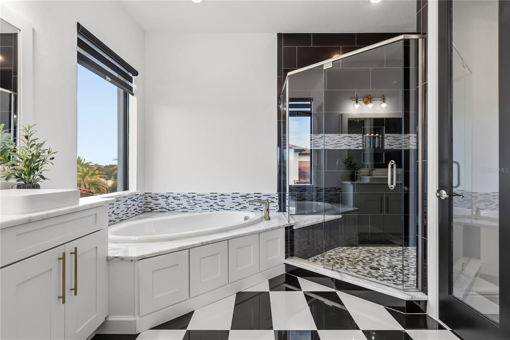 Active With Contract: $3,299,000 (6 beds, 6 baths, 7217 Square Feet)