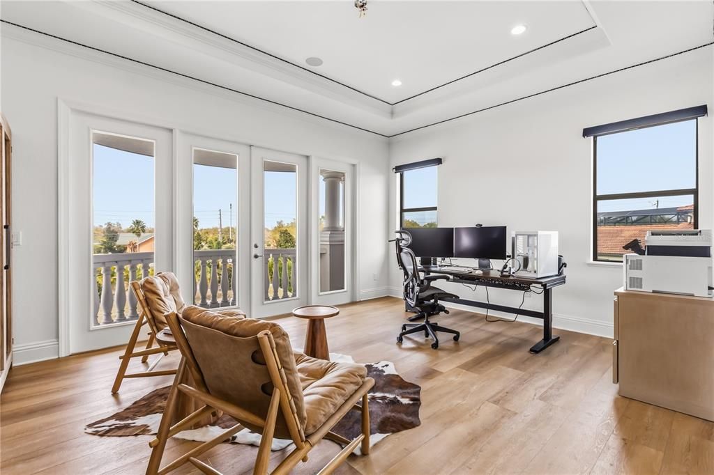 Active With Contract: $3,299,000 (6 beds, 6 baths, 7217 Square Feet)