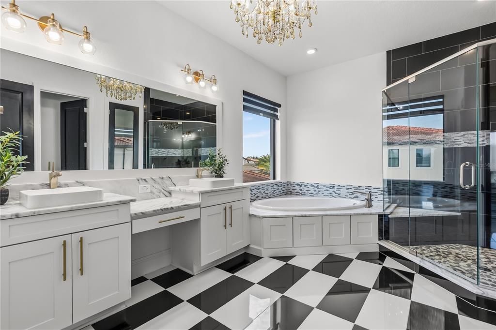 Active With Contract: $3,299,000 (6 beds, 6 baths, 7217 Square Feet)