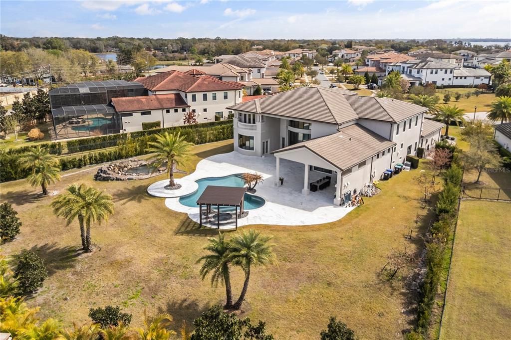 Active With Contract: $3,299,000 (6 beds, 6 baths, 7217 Square Feet)