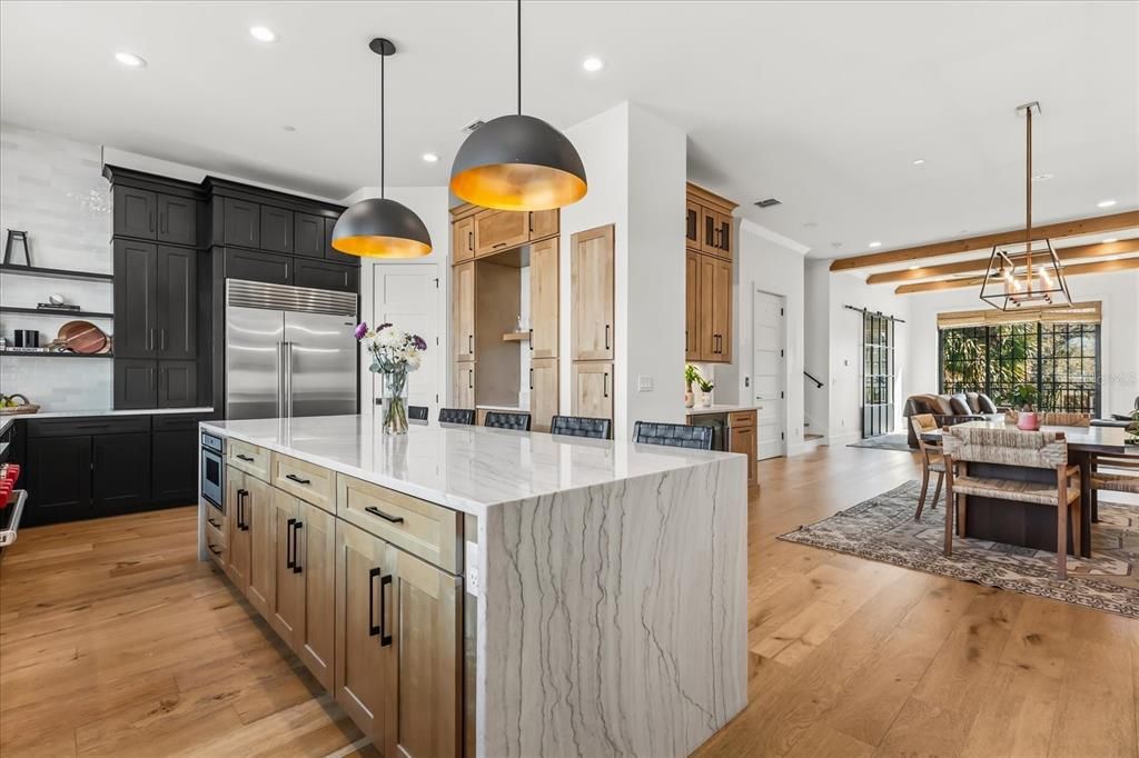 En Venta: $1,849,000 (4 camas, 3 baños, 3555 Pies cuadrados)