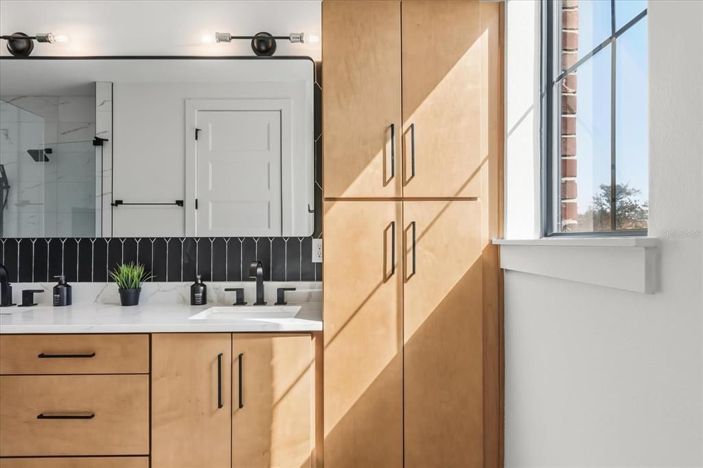 En Venta: $1,849,000 (4 camas, 3 baños, 3555 Pies cuadrados)