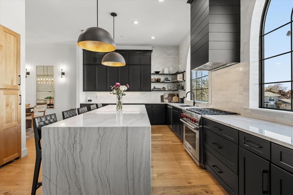En Venta: $1,849,000 (4 camas, 3 baños, 3555 Pies cuadrados)