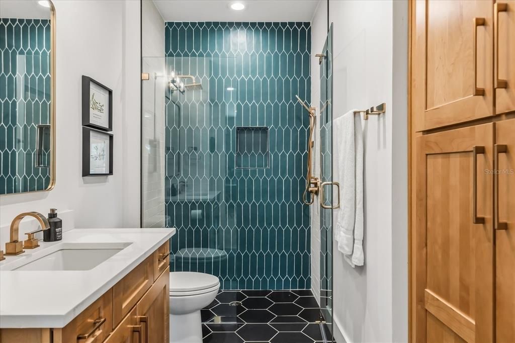 En Venta: $1,849,000 (4 camas, 3 baños, 3555 Pies cuadrados)