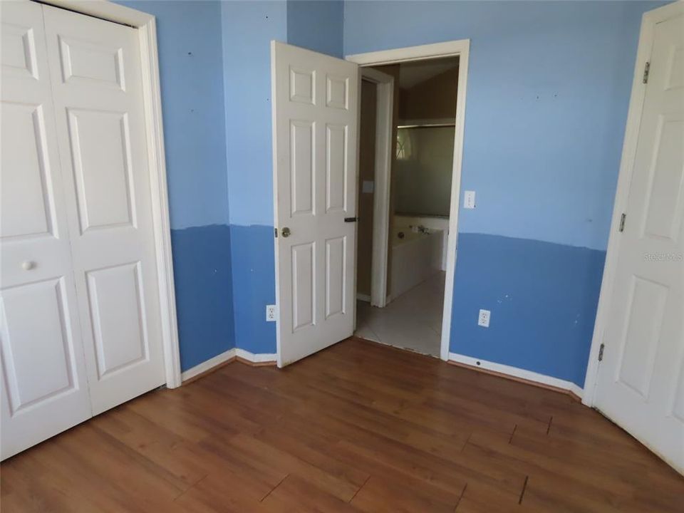 Activo con contrato: $457,600 (4 camas, 2 baños, 2025 Pies cuadrados)