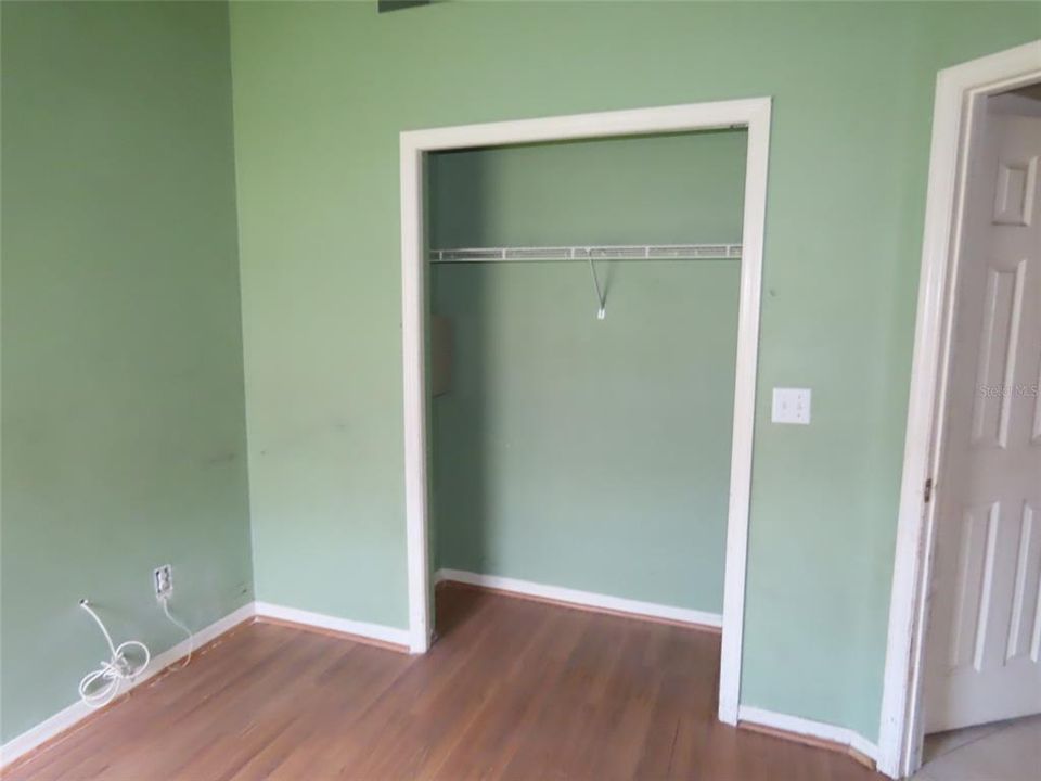 Activo con contrato: $457,600 (4 camas, 2 baños, 2025 Pies cuadrados)