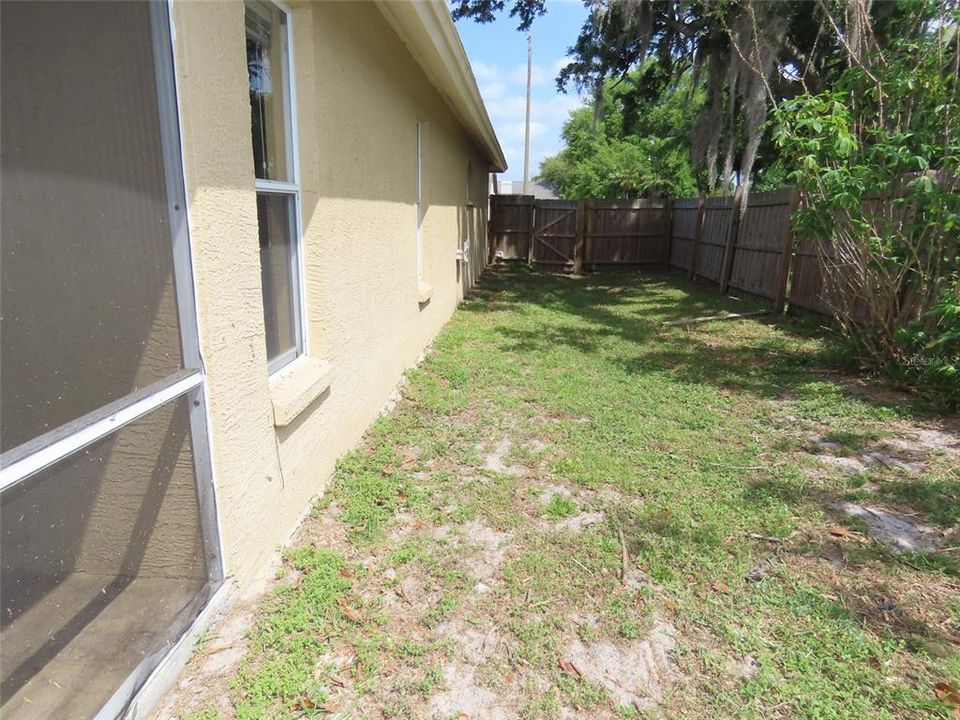 Activo con contrato: $457,600 (4 camas, 2 baños, 2025 Pies cuadrados)