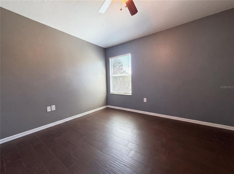 Activo con contrato: $358,000 (4 camas, 2 baños, 2385 Pies cuadrados)