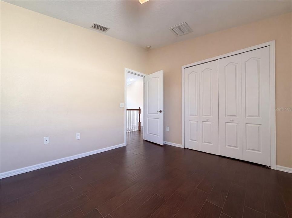 Activo con contrato: $358,000 (4 camas, 2 baños, 2385 Pies cuadrados)
