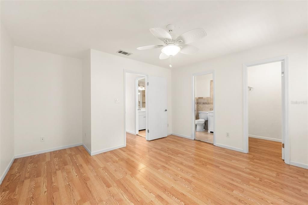 Active With Contract: $149,900 (3 beds, 2 baths, 1280 Square Feet)