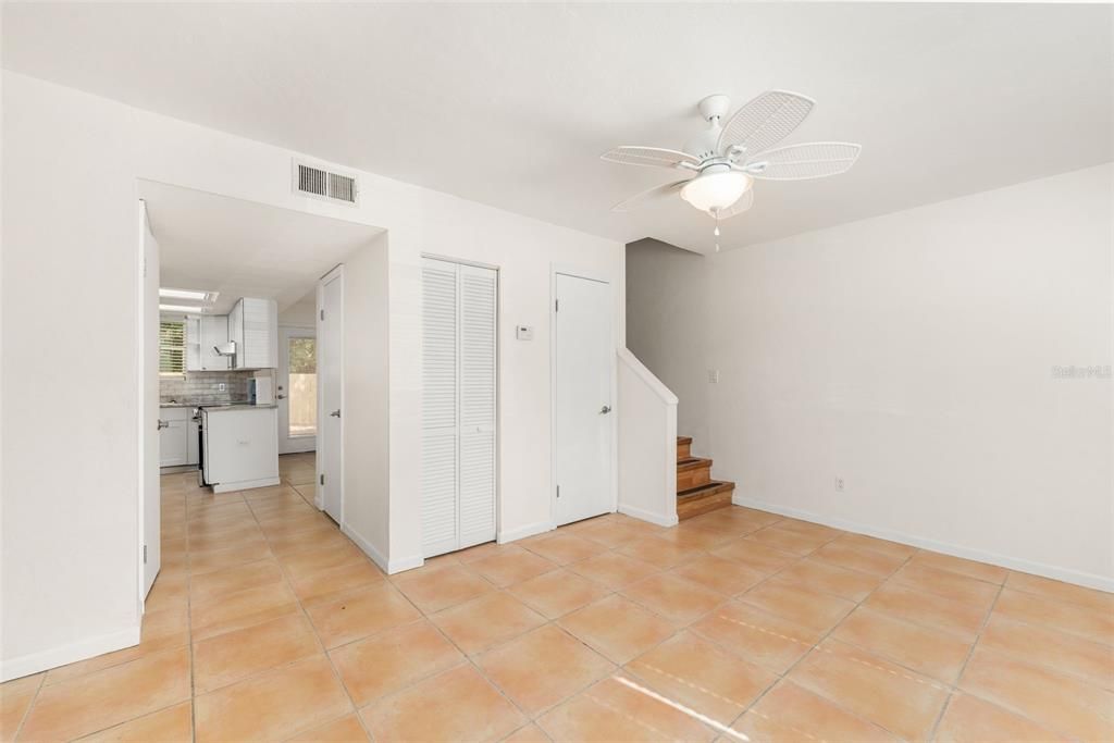 Active With Contract: $149,900 (3 beds, 2 baths, 1280 Square Feet)