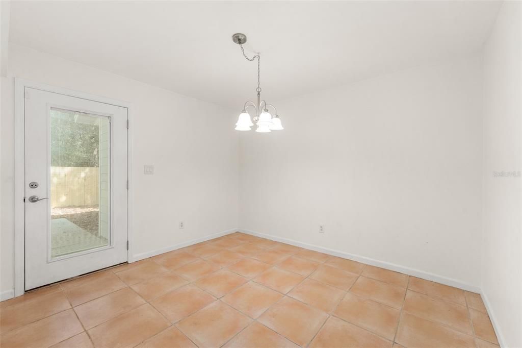 Active With Contract: $149,900 (3 beds, 2 baths, 1280 Square Feet)