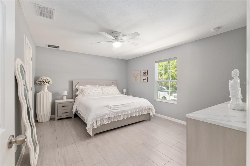 Active With Contract: $315,000 (4 beds, 2 baths, 1500 Square Feet)