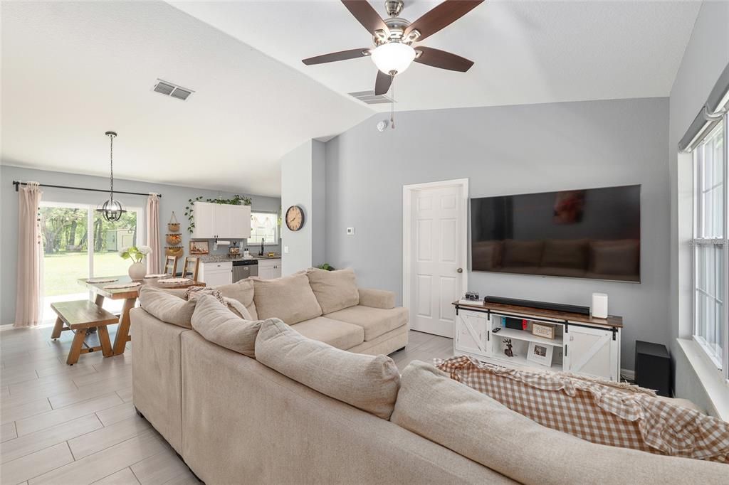 Active With Contract: $315,000 (4 beds, 2 baths, 1500 Square Feet)