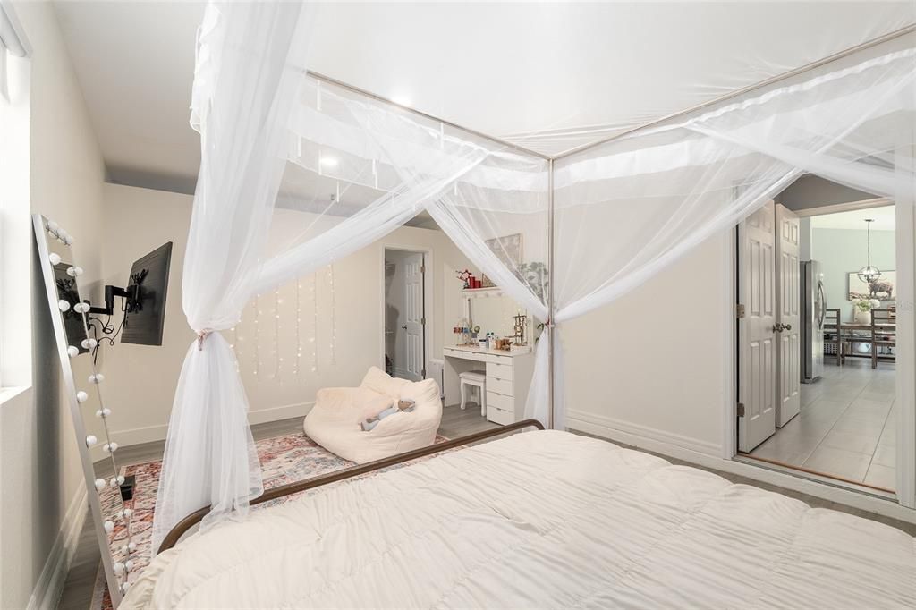 Active With Contract: $315,000 (4 beds, 2 baths, 1500 Square Feet)