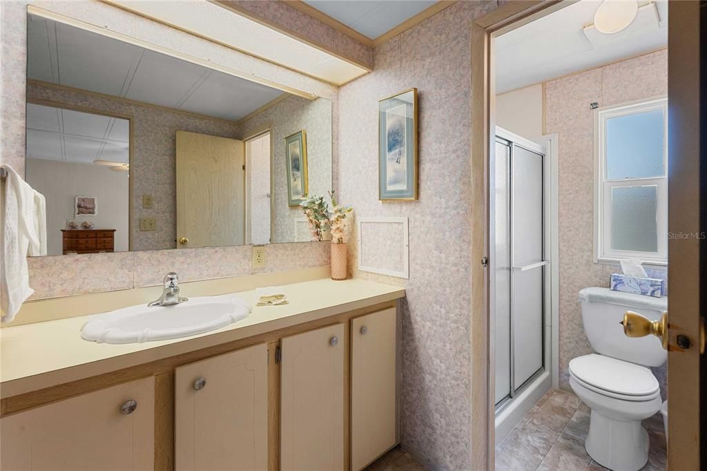 Под контрактом: $139,000 (2 спален, 2 ванн, 960 Квадратных фут)