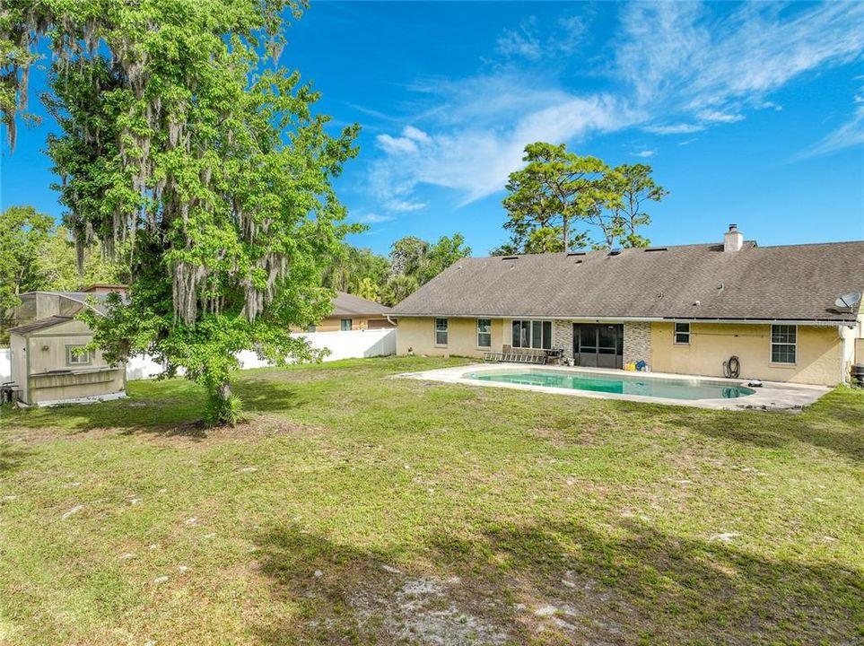 Activo con contrato: $575,000 (4 camas, 2 baños, 2268 Pies cuadrados)