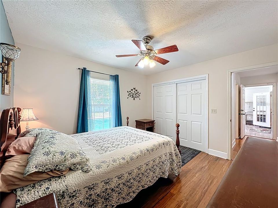 Activo con contrato: $575,000 (4 camas, 2 baños, 2268 Pies cuadrados)