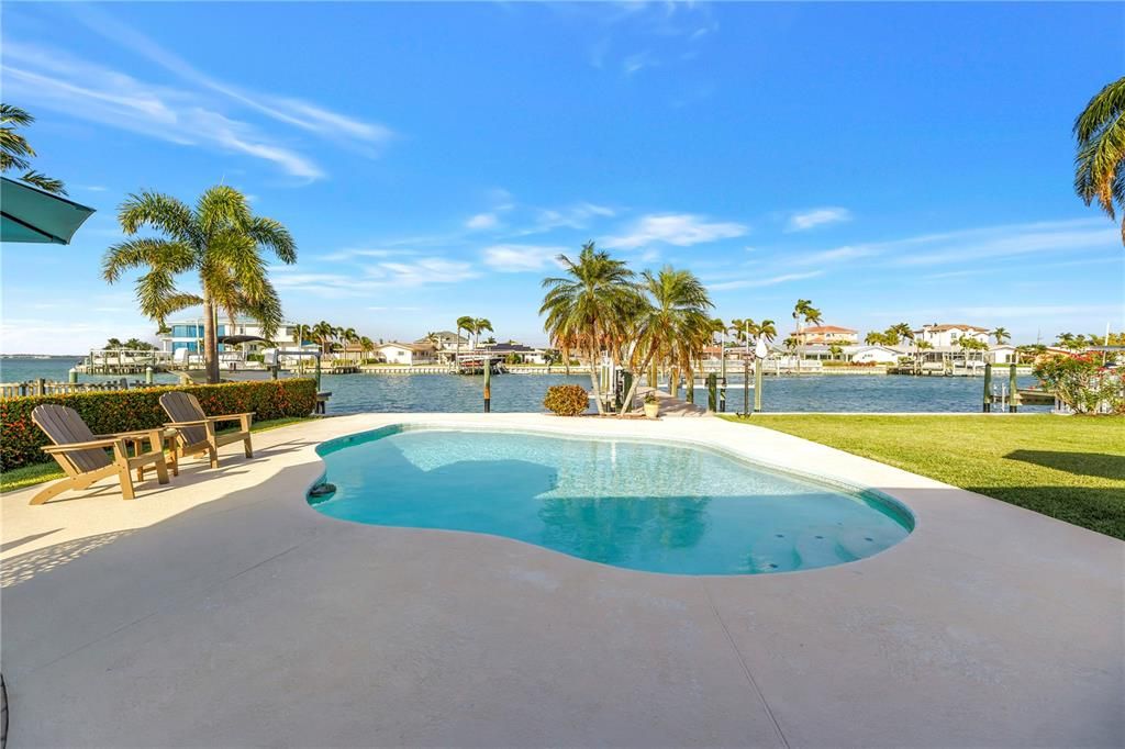 For Sale: $1,430,000 (3 beds, 2 baths, 1984 Square Feet)