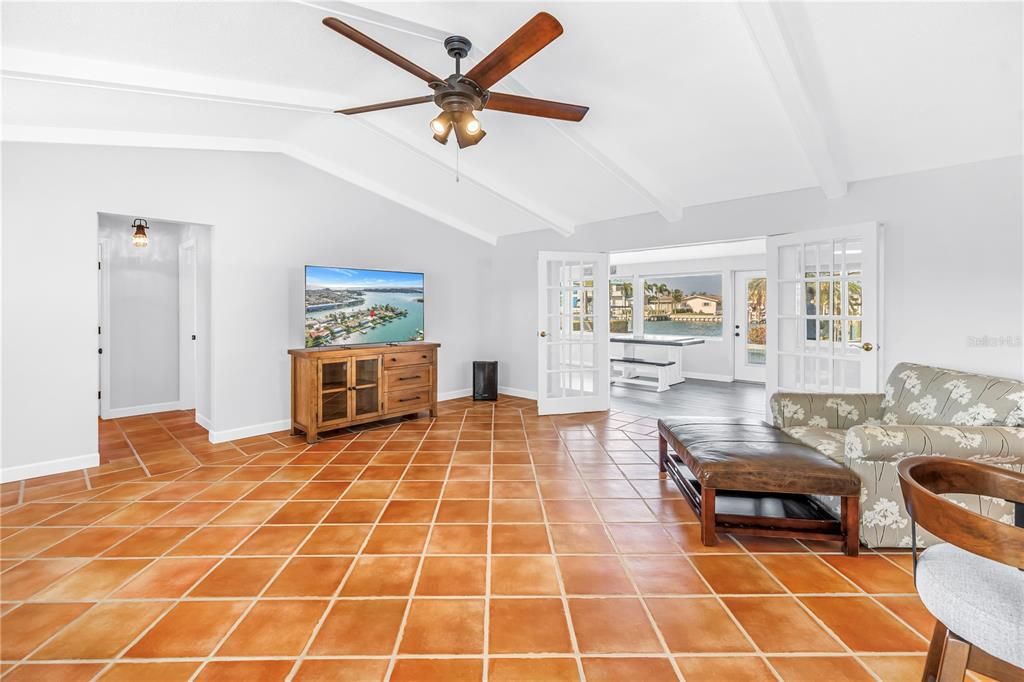 For Sale: $1,430,000 (3 beds, 2 baths, 1984 Square Feet)