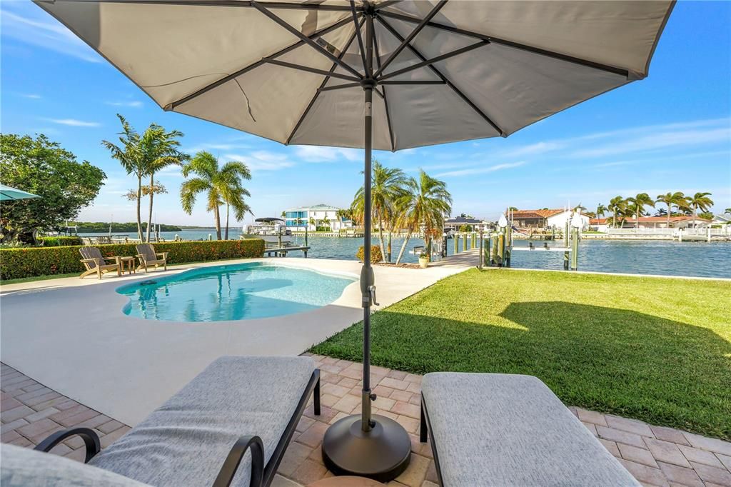 For Sale: $1,430,000 (3 beds, 2 baths, 1984 Square Feet)