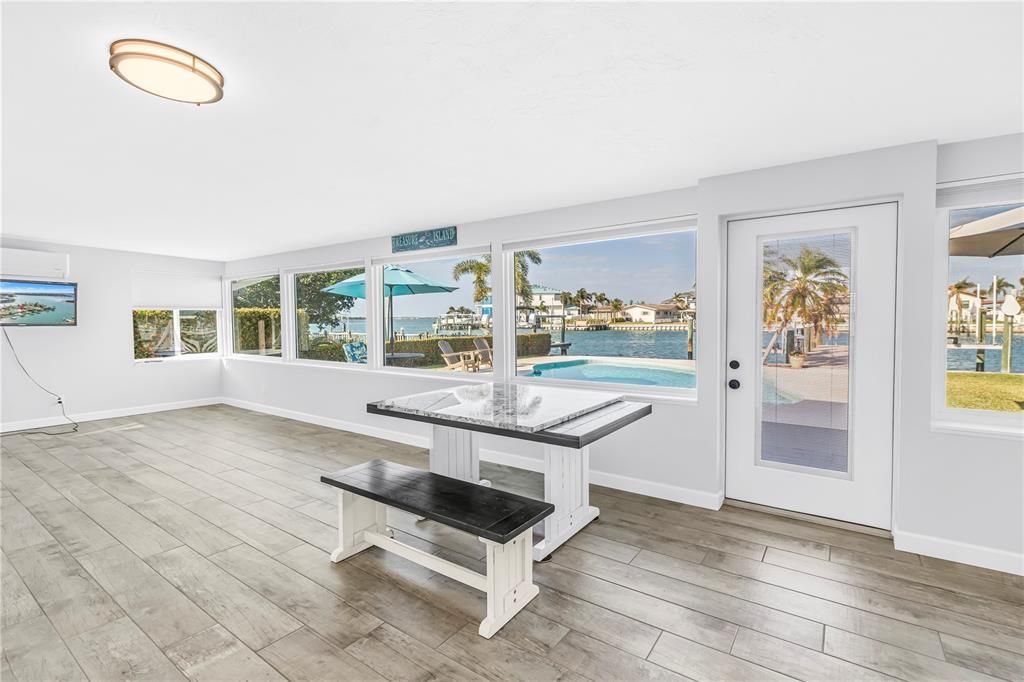 For Sale: $1,430,000 (3 beds, 2 baths, 1984 Square Feet)