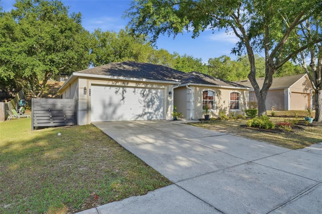 Activo con contrato: $338,000 (3 camas, 2 baños, 1327 Pies cuadrados)
