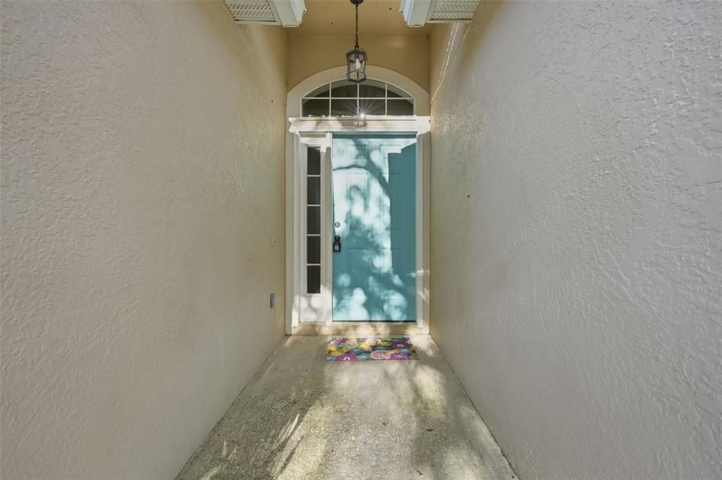 Activo con contrato: $338,000 (3 camas, 2 baños, 1327 Pies cuadrados)