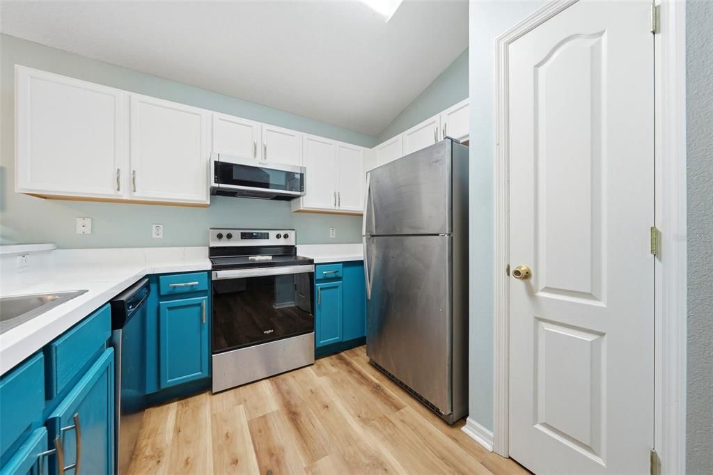 Activo con contrato: $338,000 (3 camas, 2 baños, 1327 Pies cuadrados)