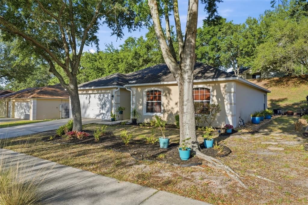 Activo con contrato: $338,000 (3 camas, 2 baños, 1327 Pies cuadrados)