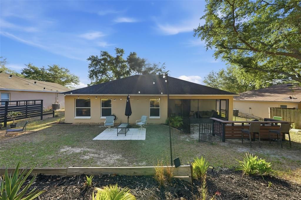 Activo con contrato: $338,000 (3 camas, 2 baños, 1327 Pies cuadrados)