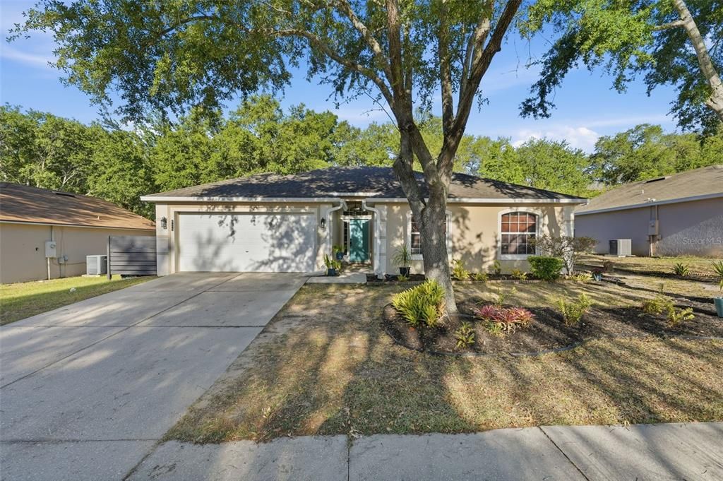 Activo con contrato: $338,000 (3 camas, 2 baños, 1327 Pies cuadrados)