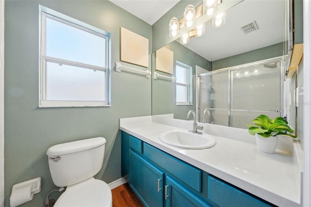Activo con contrato: $338,000 (3 camas, 2 baños, 1327 Pies cuadrados)