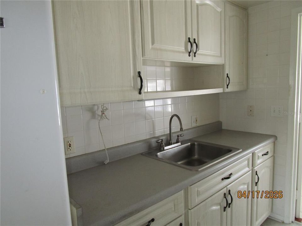 For Sale: $75,000 (2 beds, 1 baths, 890 Square Feet)