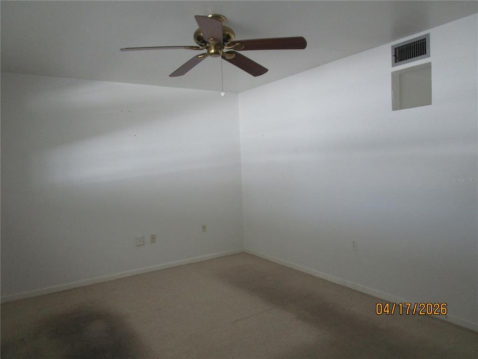 For Sale: $75,000 (2 beds, 1 baths, 890 Square Feet)
