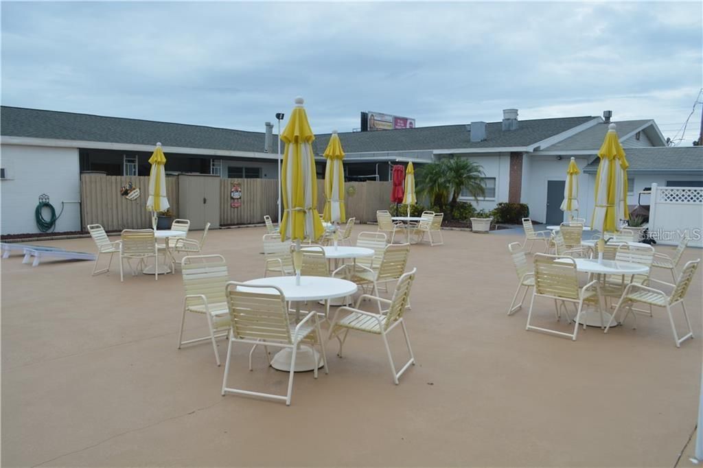 For Sale: $75,000 (2 beds, 1 baths, 890 Square Feet)
