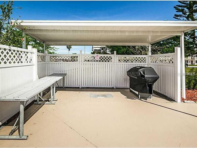 For Sale: $75,000 (2 beds, 1 baths, 890 Square Feet)