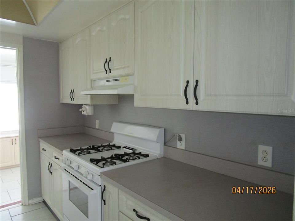 For Sale: $75,000 (2 beds, 1 baths, 890 Square Feet)
