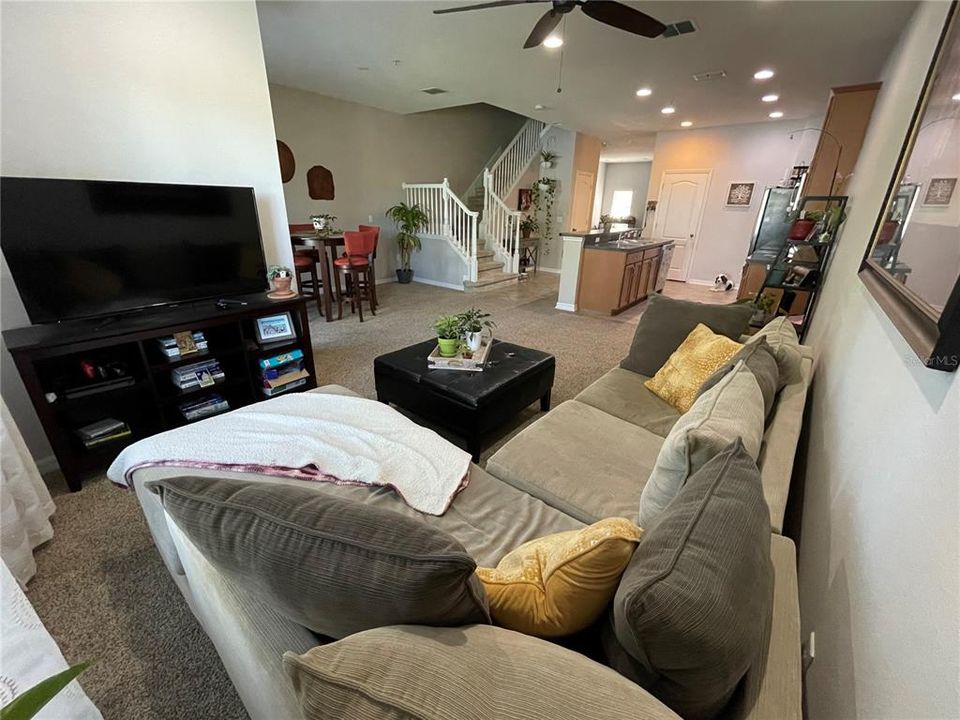 Active With Contract: $2,600 (3 beds, 2 baths, 1837 Square Feet)