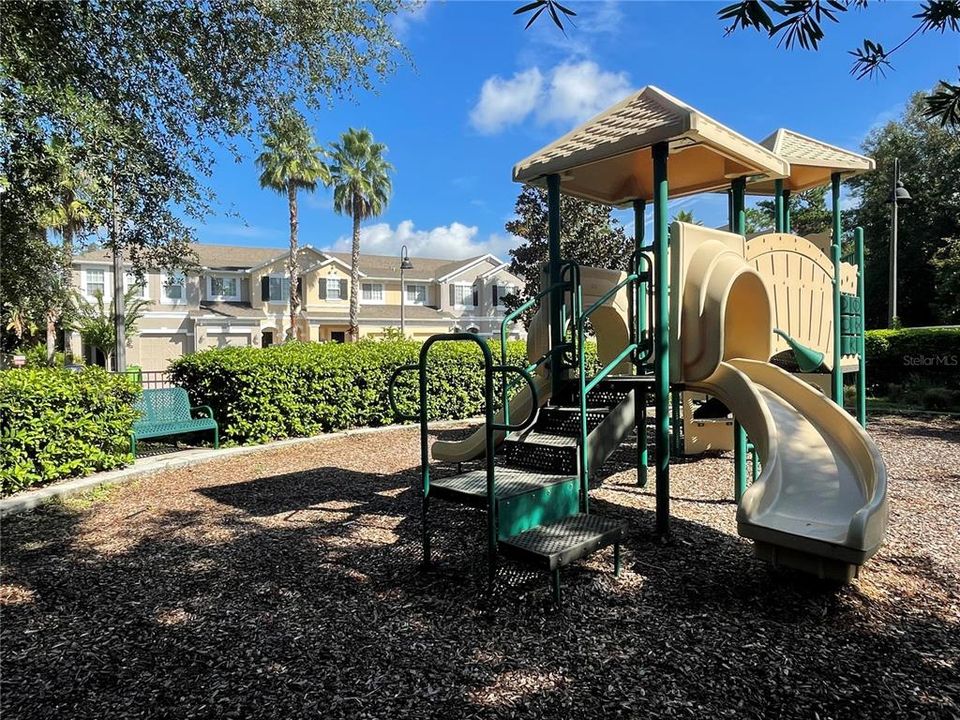 Active With Contract: $2,600 (3 beds, 2 baths, 1837 Square Feet)