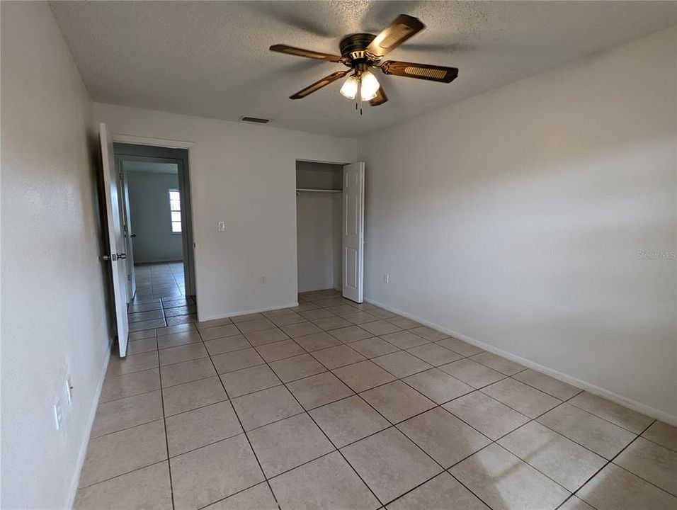 Activo con contrato: $384,000 (4 camas, 0 baños, 1944 Pies cuadrados)