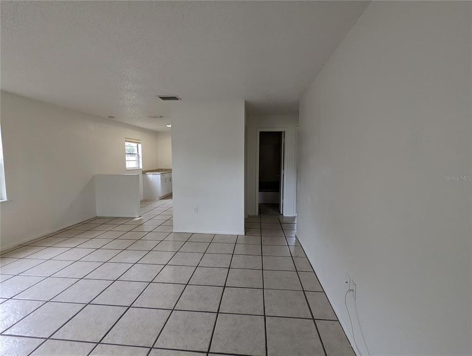 Activo con contrato: $384,000 (4 camas, 0 baños, 1944 Pies cuadrados)