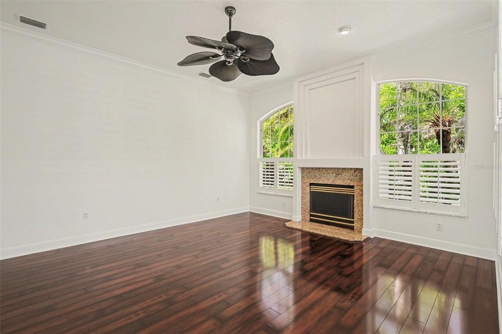 For Sale: $545,000 (4 beds, 3 baths, 2566 Square Feet)